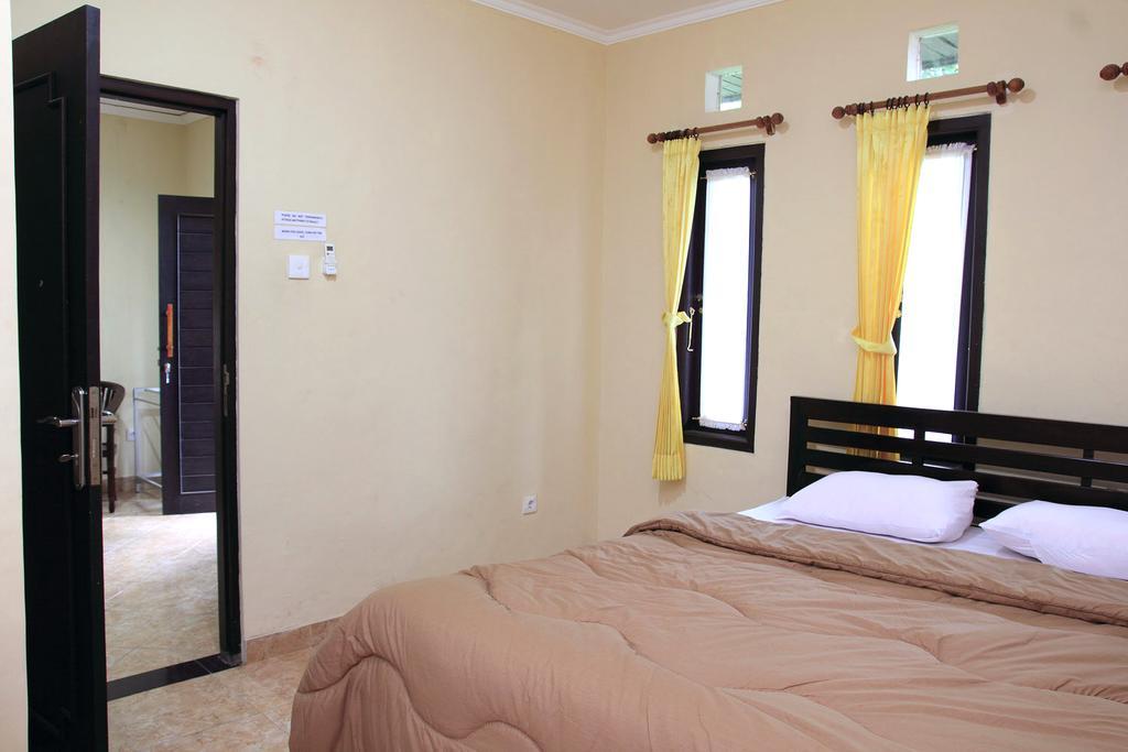 Cinthya Guest House Legian Værelse billede