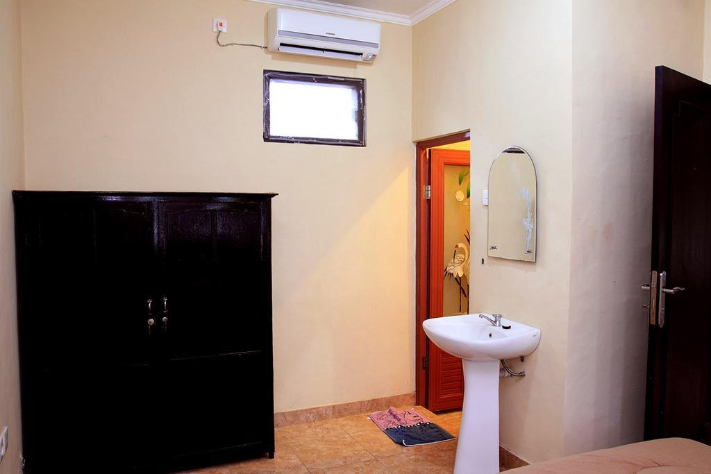 Cinthya Guest House Legian Værelse billede